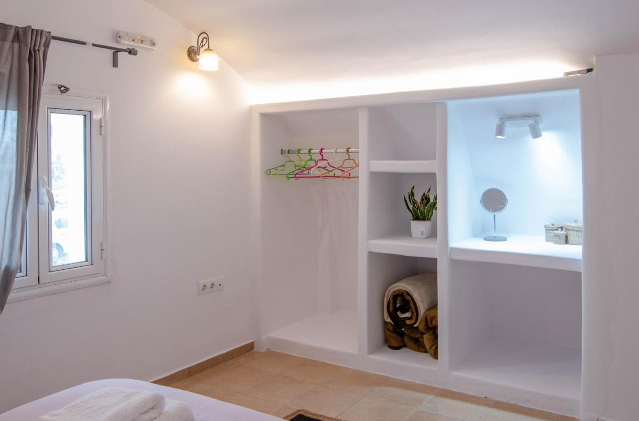 White Wave Villa, 3Min Walk From Beach Kamári エクステリア 写真