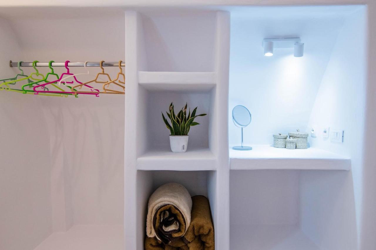 White Wave Villa, 3Min Walk From Beach Kamári エクステリア 写真